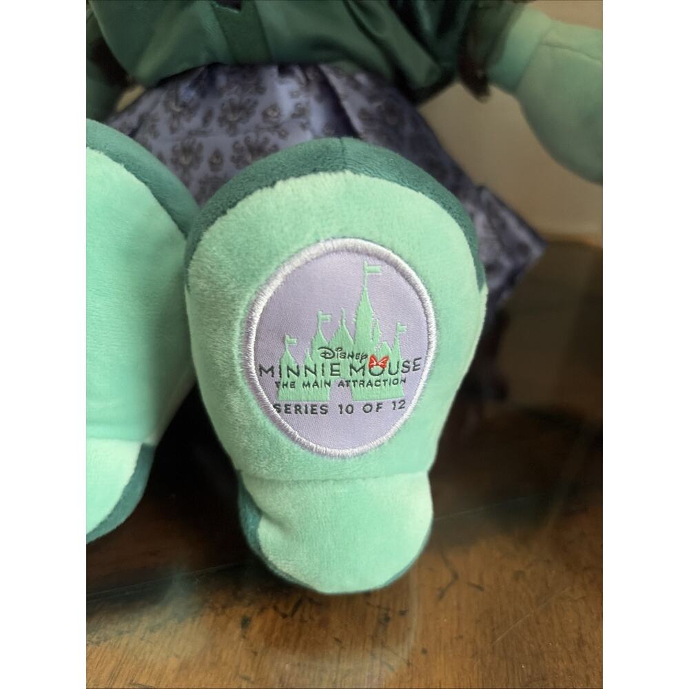 Minnie Mouse Main Attraction Haunted Mansion Plush 10/12 2020 w/ Tags - Picture 4 of 16